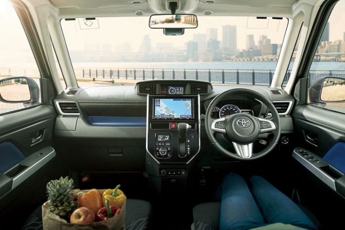 TOYOTA_ROOMY