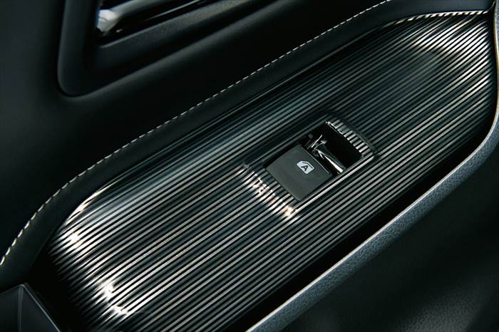 エスクァイア特別仕様車 Gi“Premium Package・Black-Tailored”