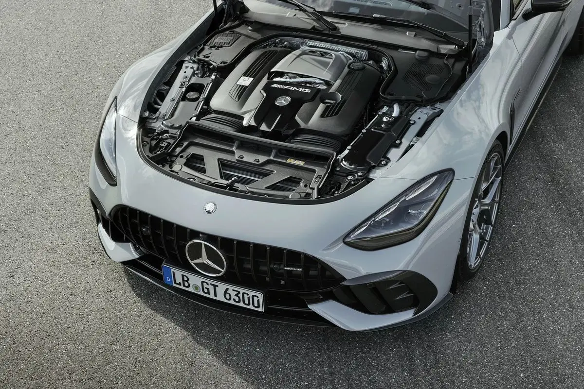 2025-Mercedes-AMG-GT-63-Pro