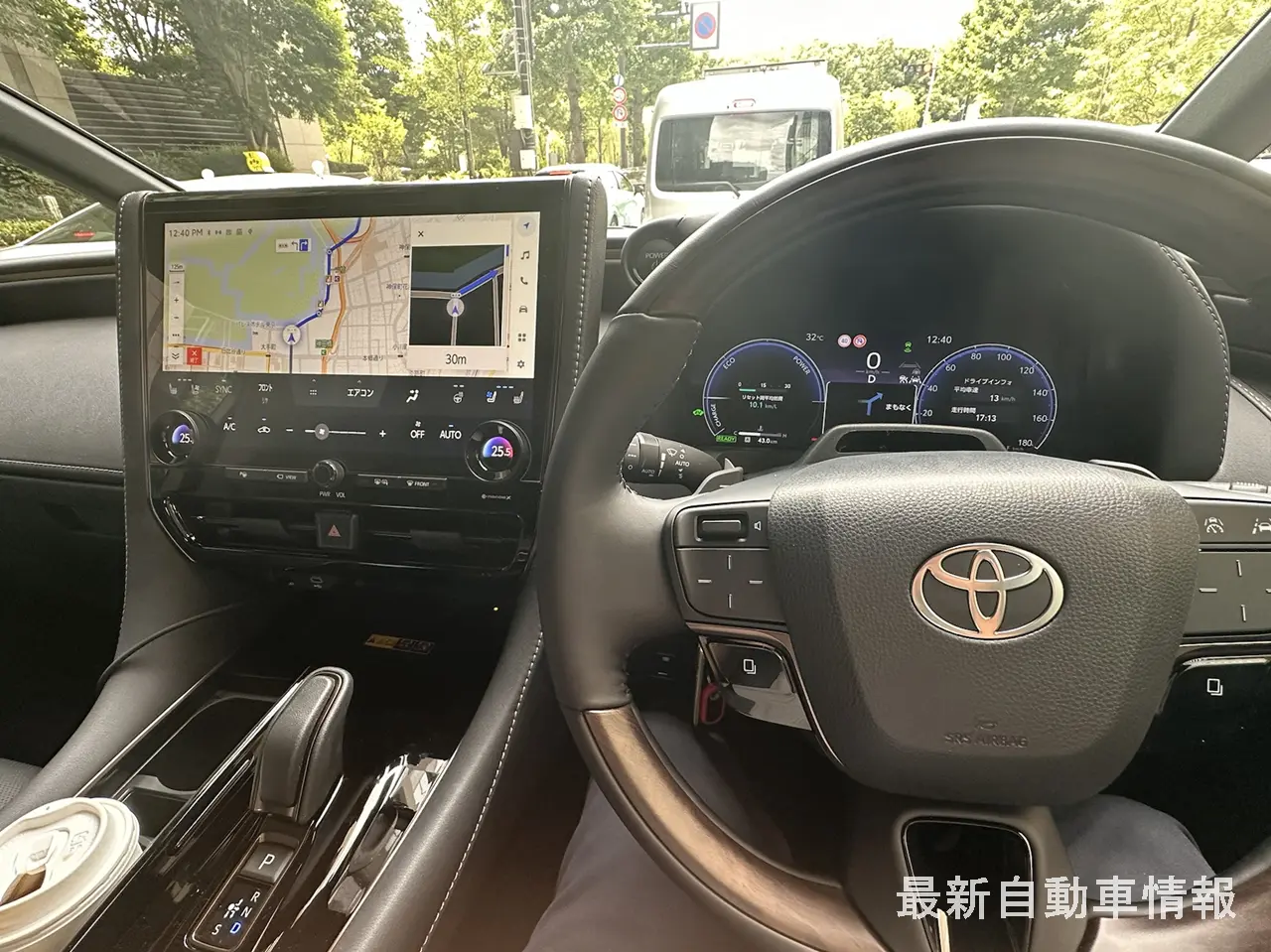 40系 新型 アルファード 運転席