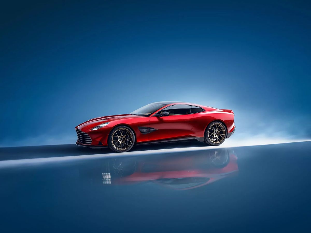 2025-Aston-Martin-Vanquish