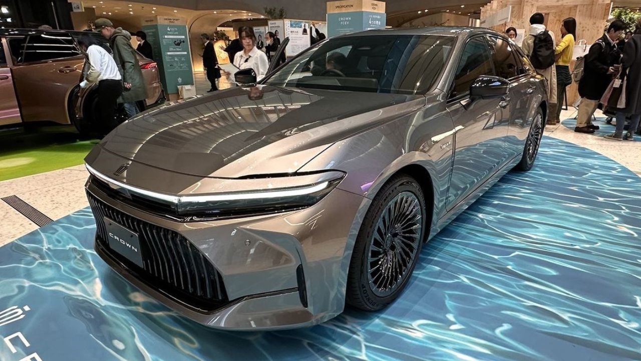 toyota crown