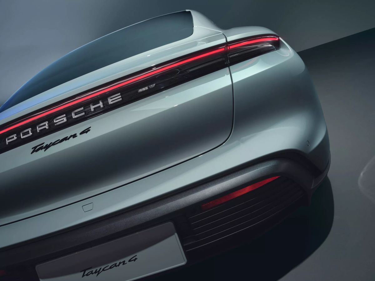 2025-Porsche-Taycan-4