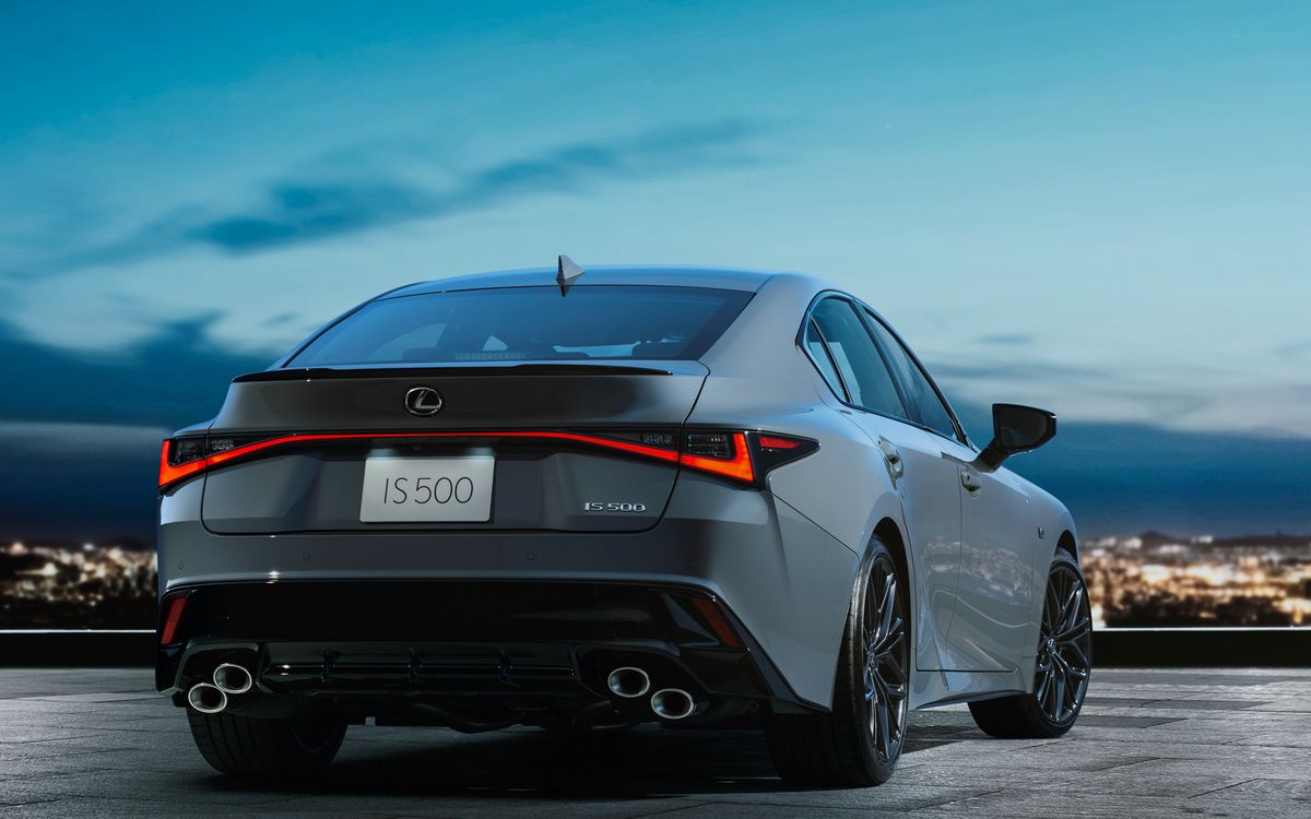 IS500 F SPORT Performance