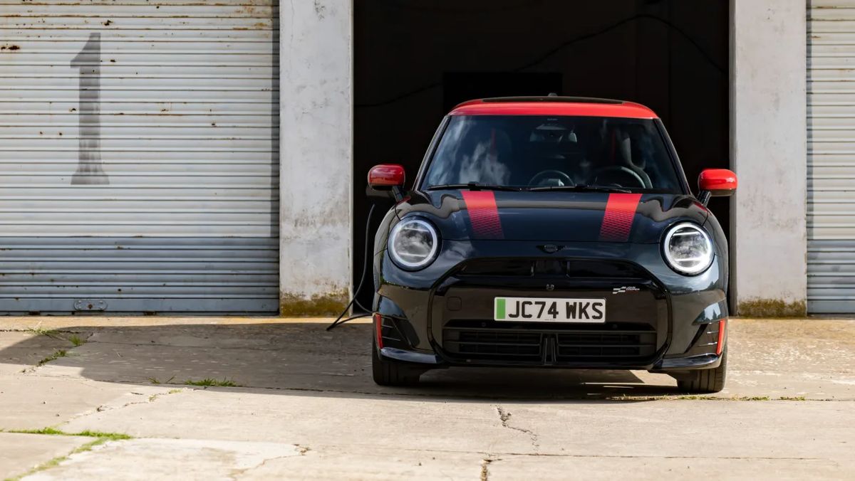 MINI JOHN COOPER WORKS E