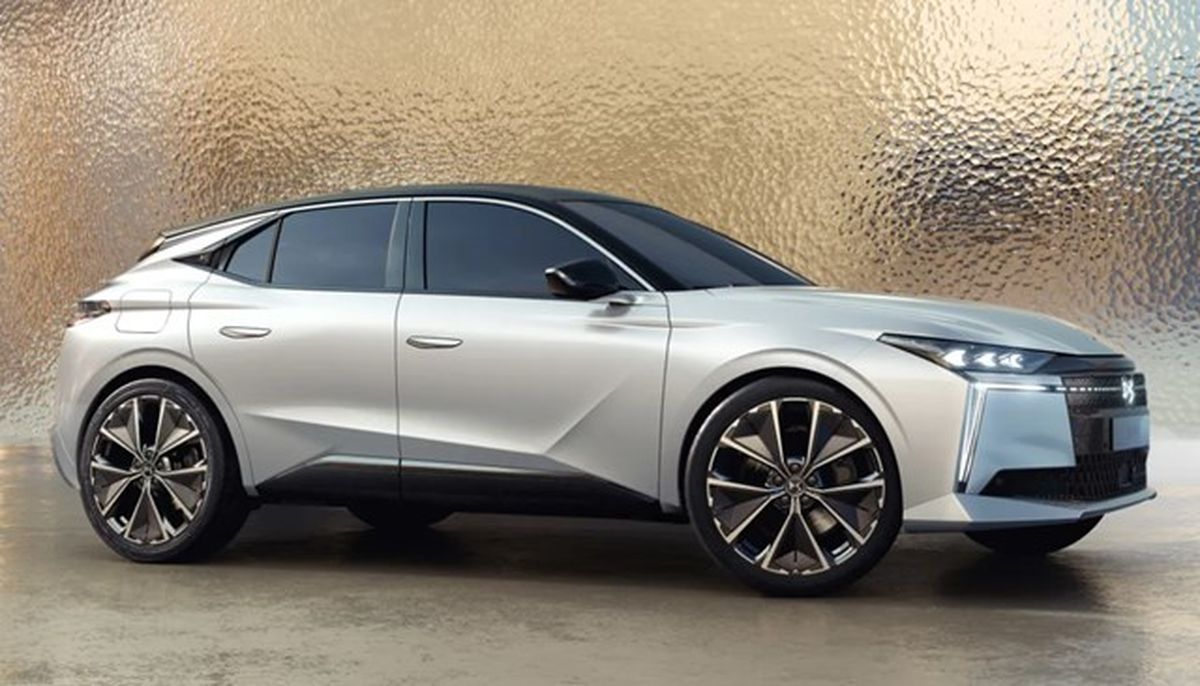 DS Automobiles N°4