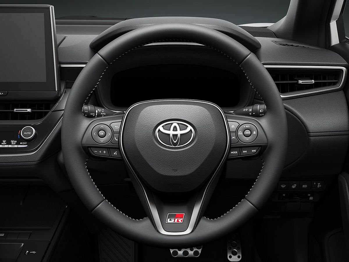 2025 COROLLA CROSS GR SPORT