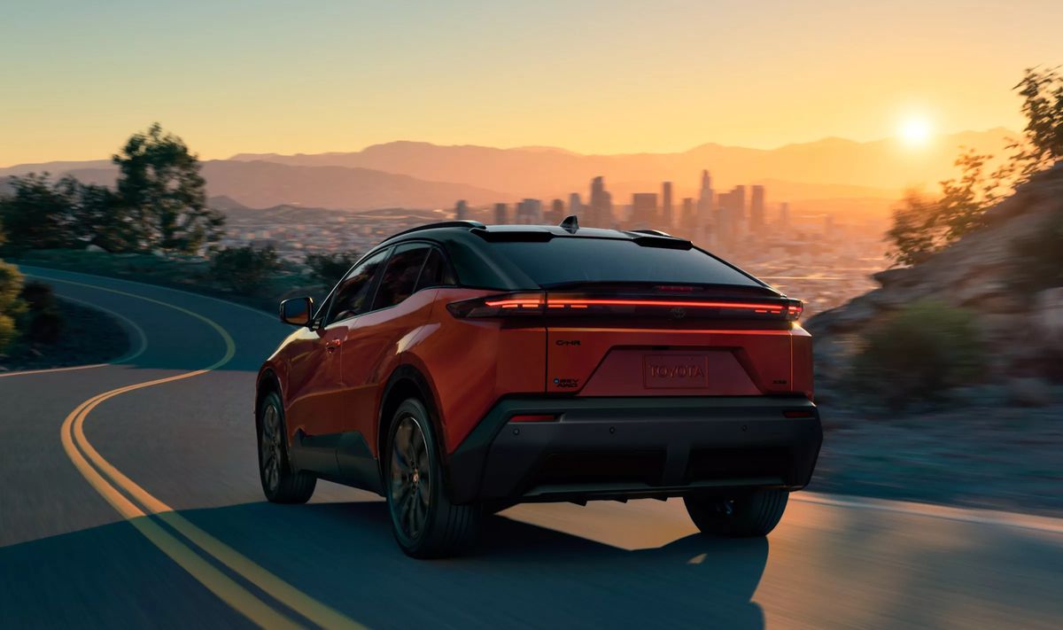 TOYOTA USA C-HR EV