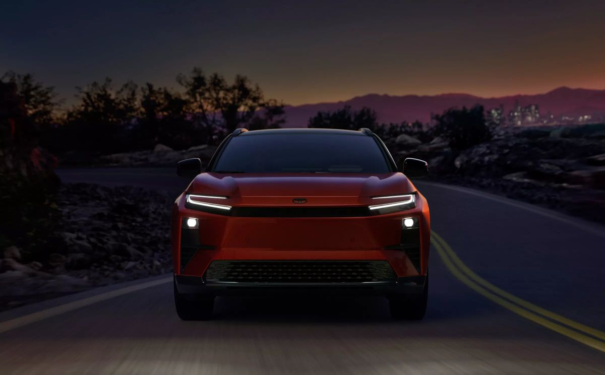 TOYOTA USA C-HR EV