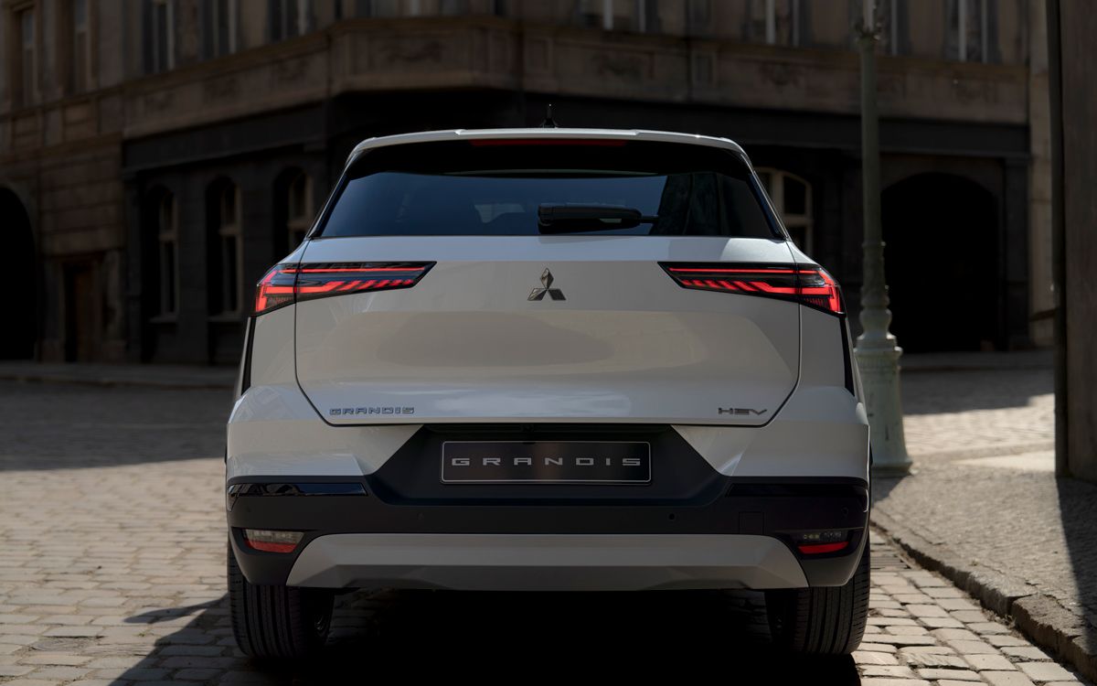 MITSUBISHI-GRANDIS