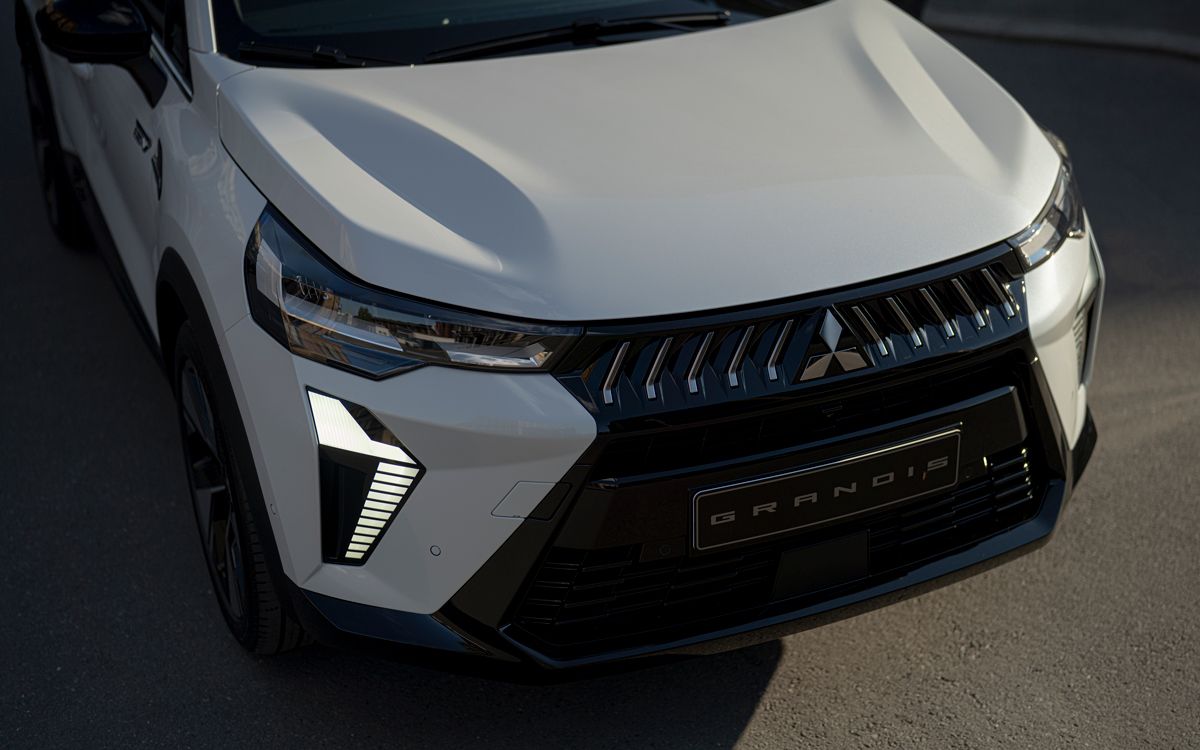 MITSUBISHI-GRANDIS