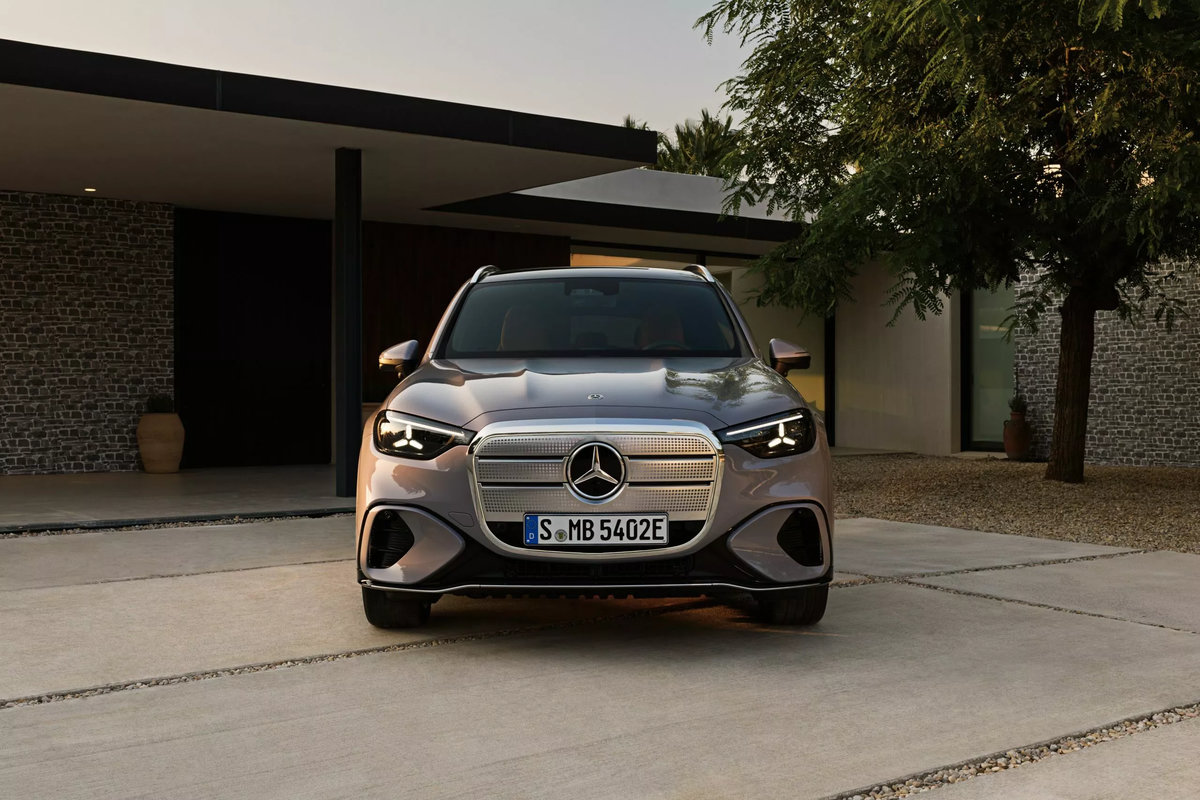 2026-Mercedes-Benz-GLC-with-EQ-Technology