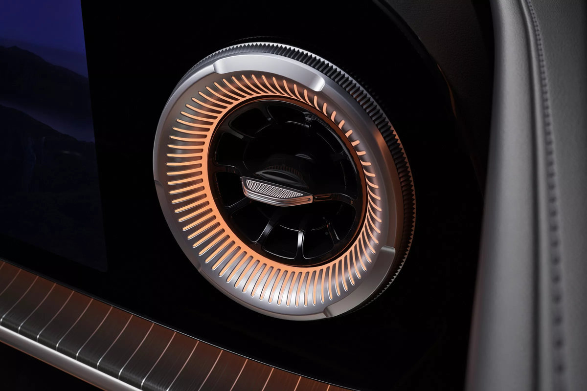 2026-Mercedes-GLC-EV-interior