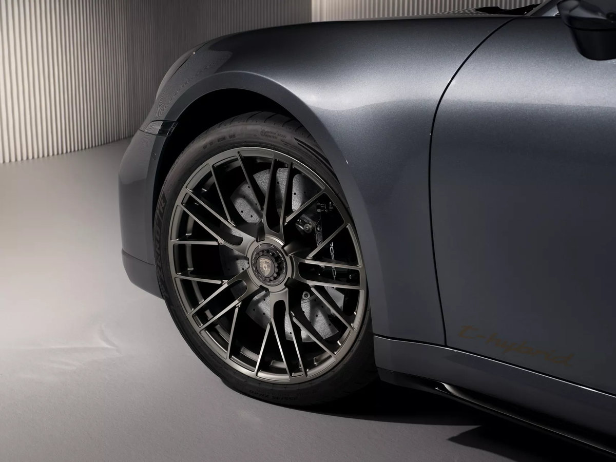 porsche 911 turbo s
