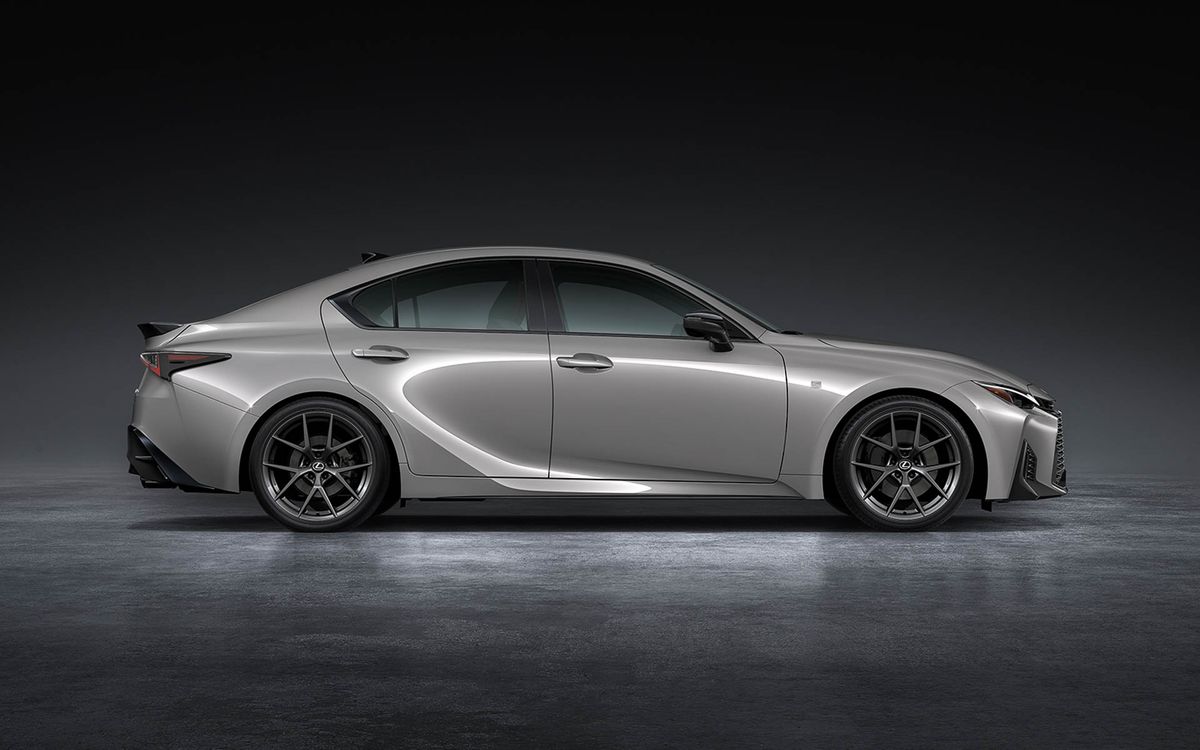 LEXUS-IS-2025