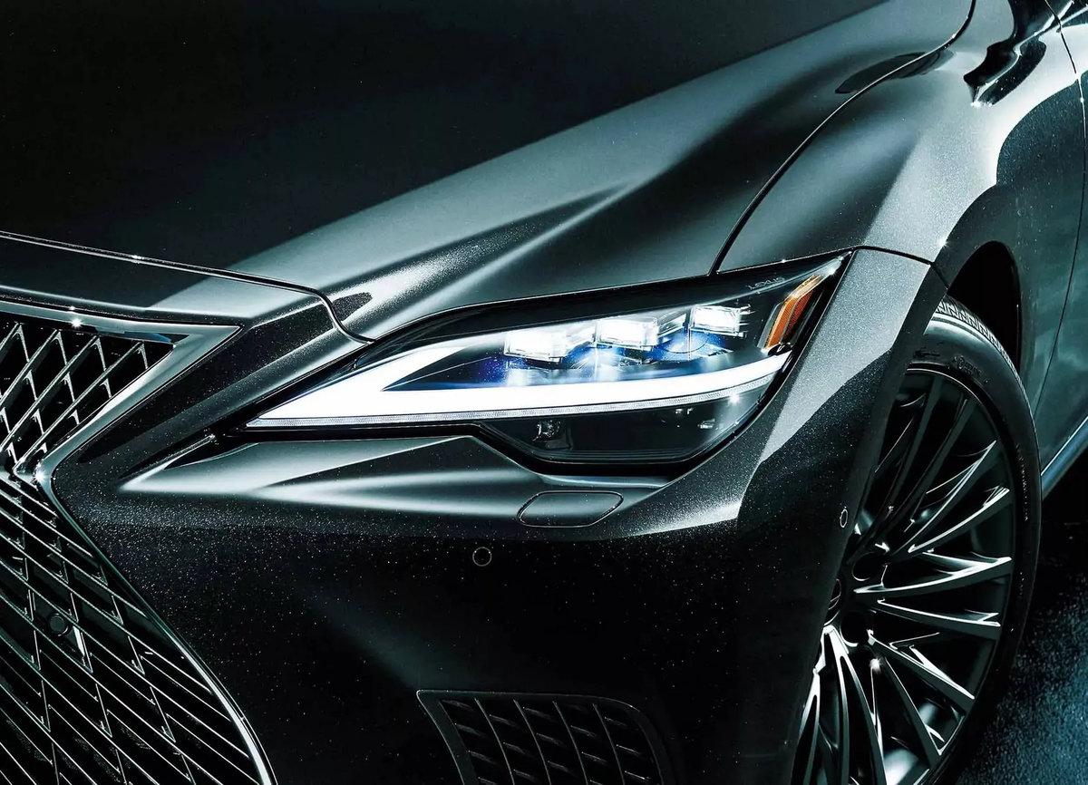 Lexus LS