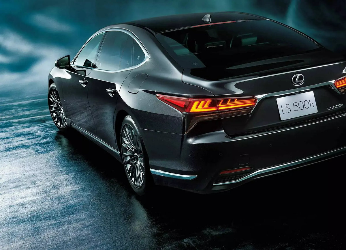 Lexus LS