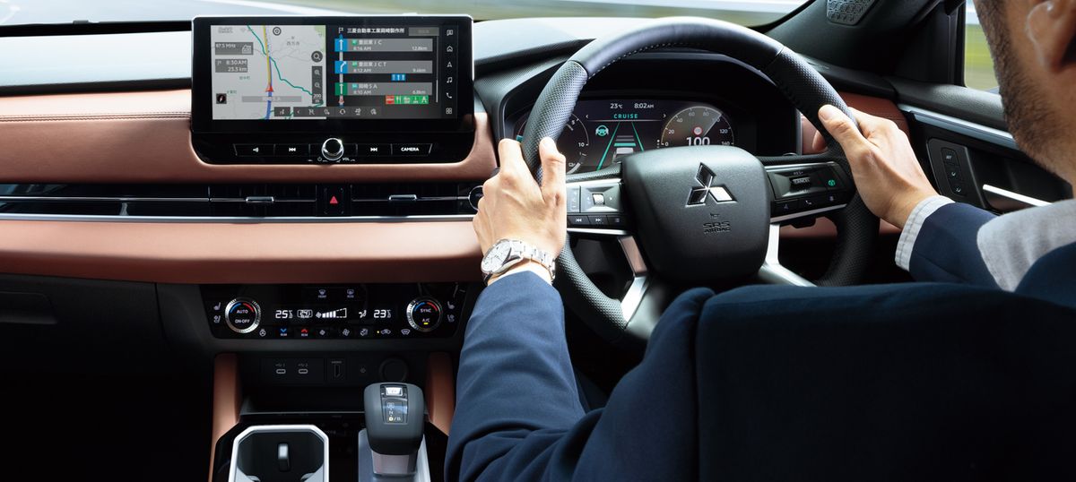 OUTLANDER-PHEV-2025