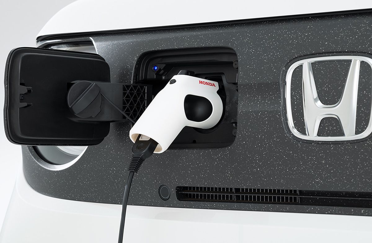 honda-ACCESS-2025 AC外部給電器
