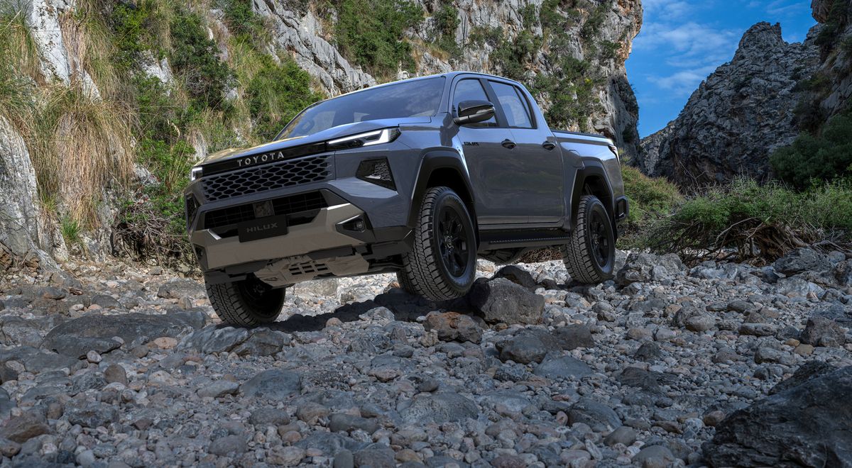 2025-toyota-hilux
