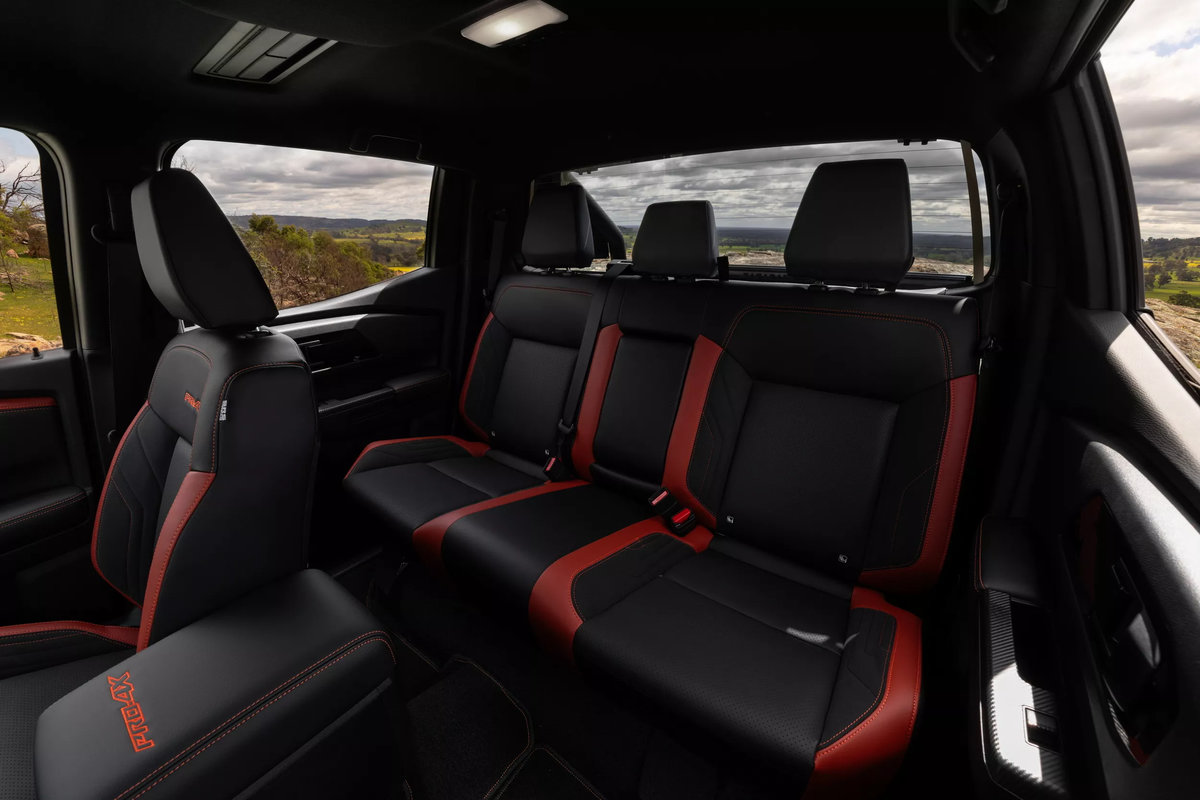 2026-Nissan-Navara-PRO-4X