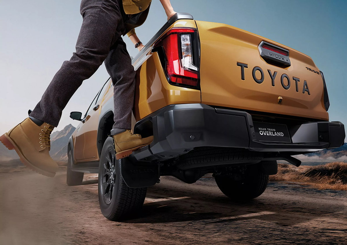 2025-toyota-hilux