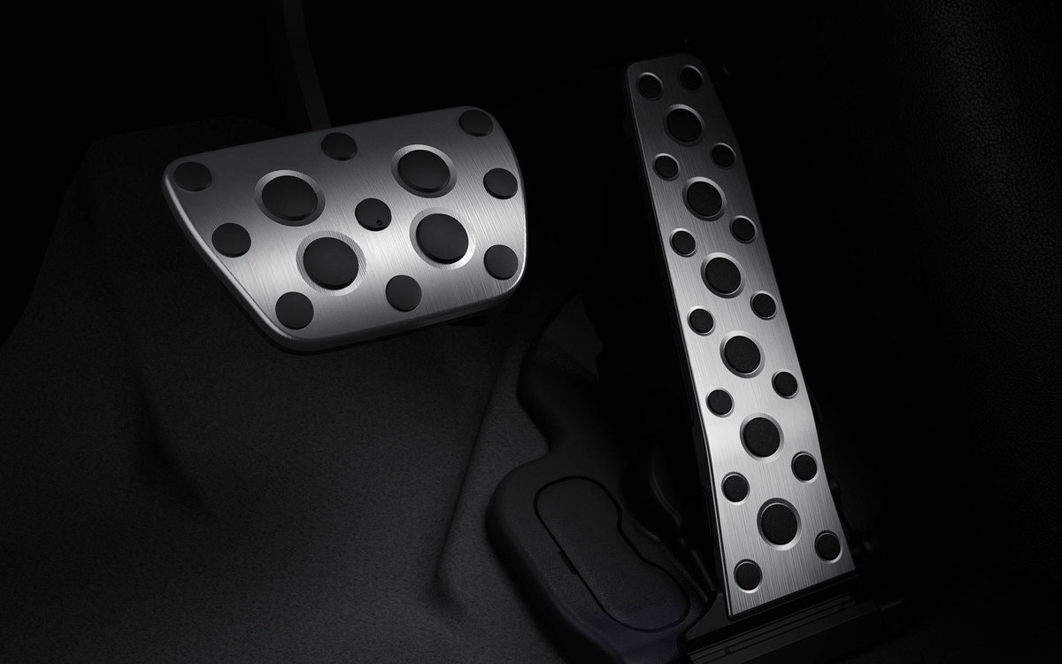 アルミペダル（アクセル・ブレーキ）