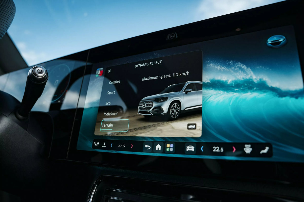 2026-Mercedes-Benz-GLB-EQ