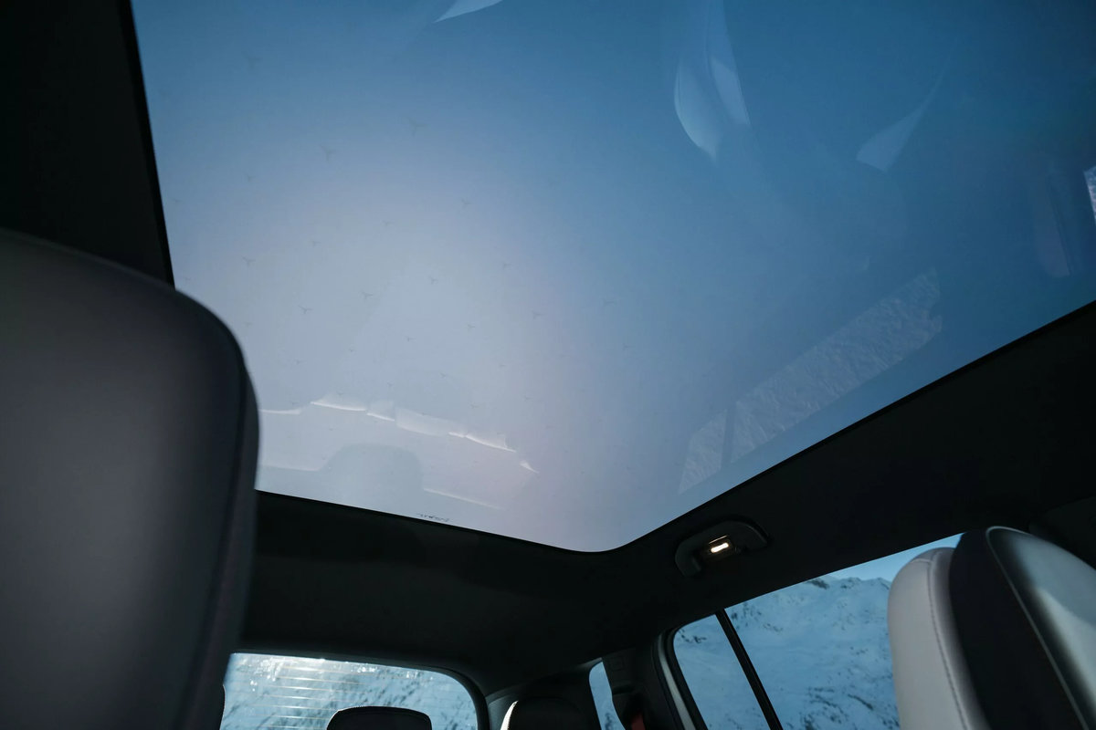 2026-Mercedes-Benz-GLB-EQ