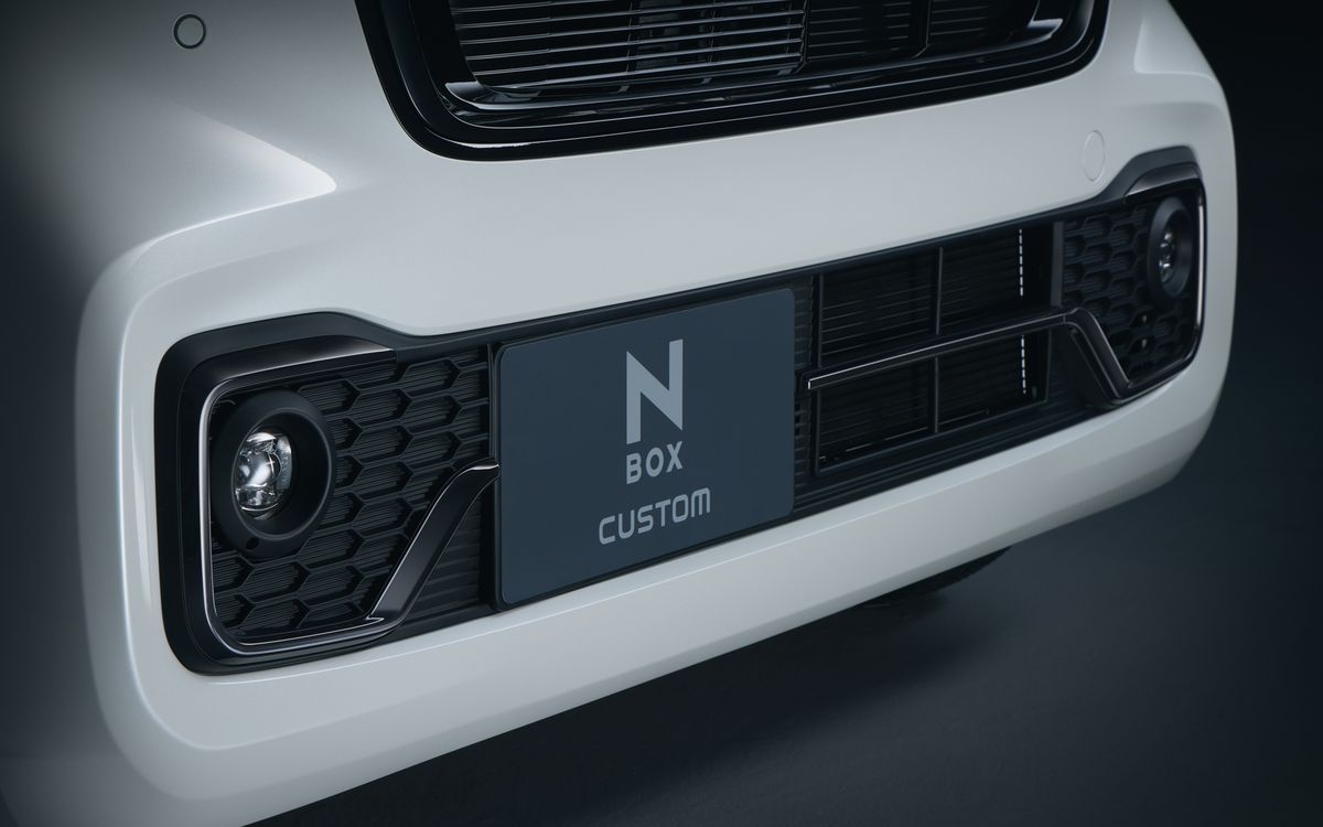 N-BOX CUSTOM blackstyle 