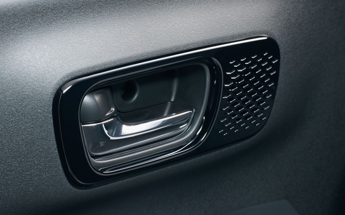 N-BOX CUSTOM  BLACK STYLE