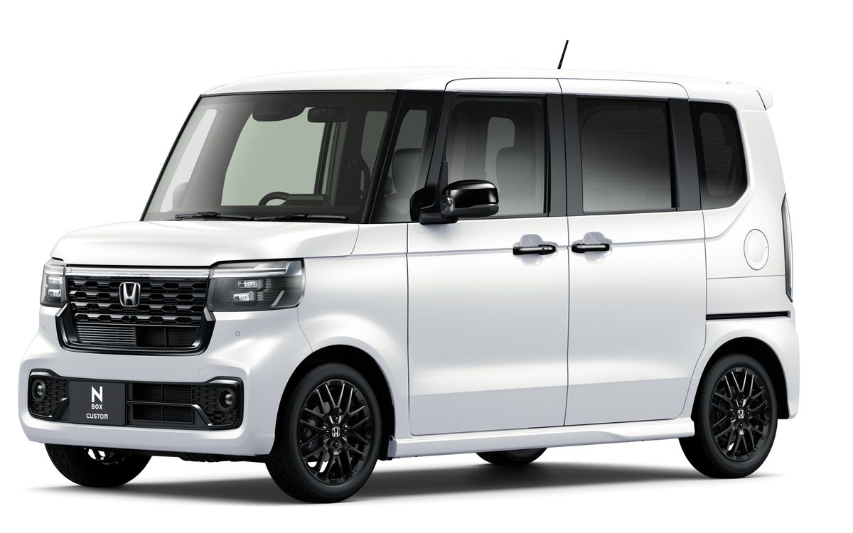 N-BOX CUSTOM blackstyle 