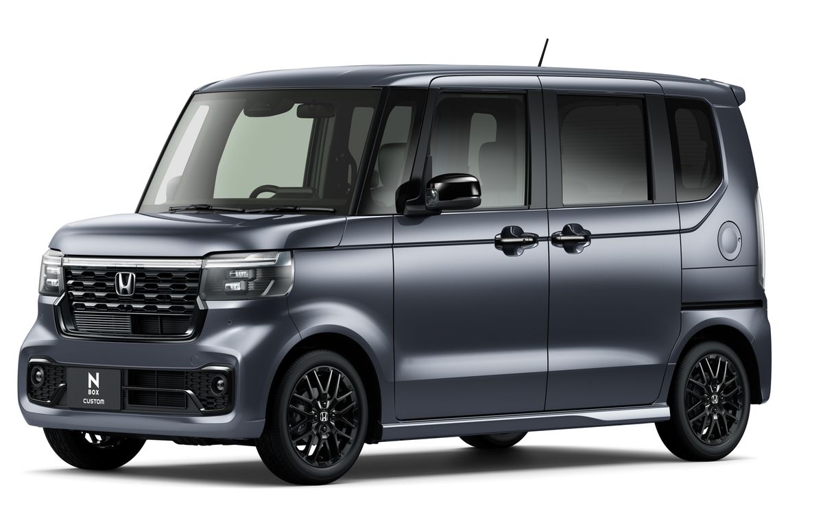 N-BOX CUSTOM blackstyle 