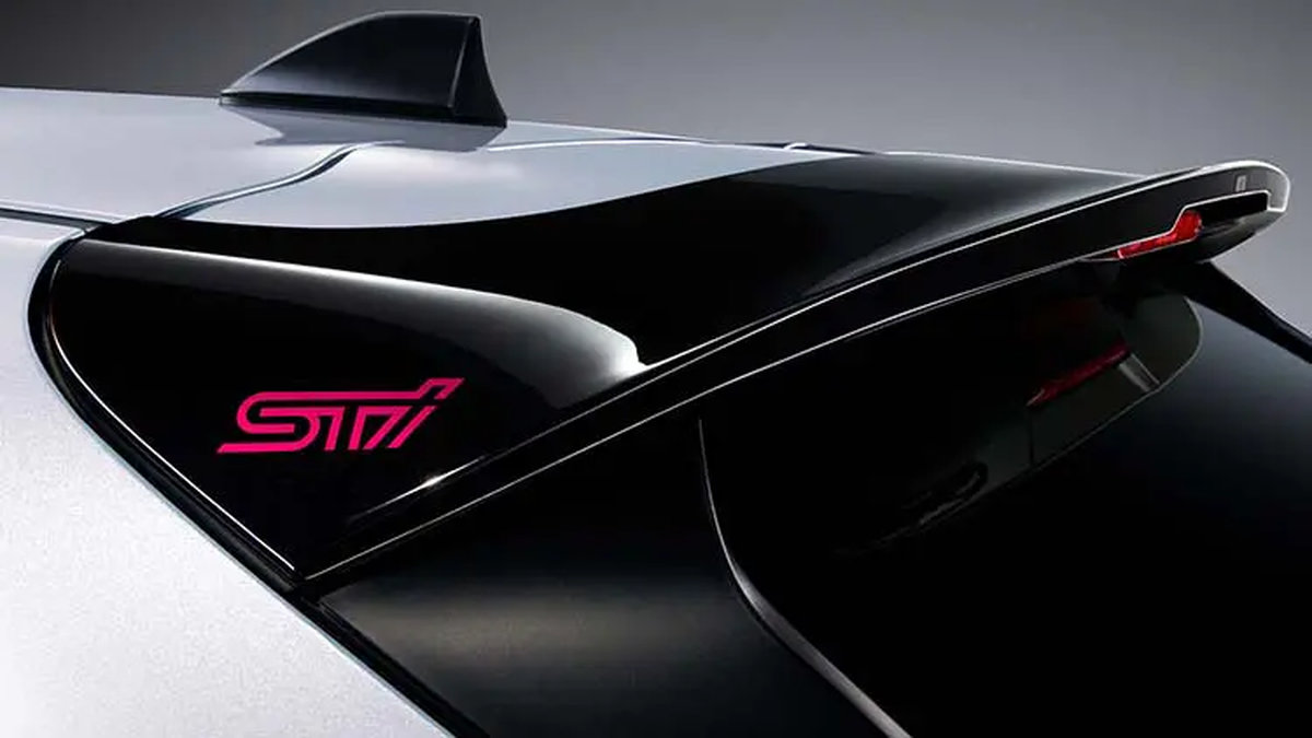 STI ルーフスポイラー(STIロゴ入り)