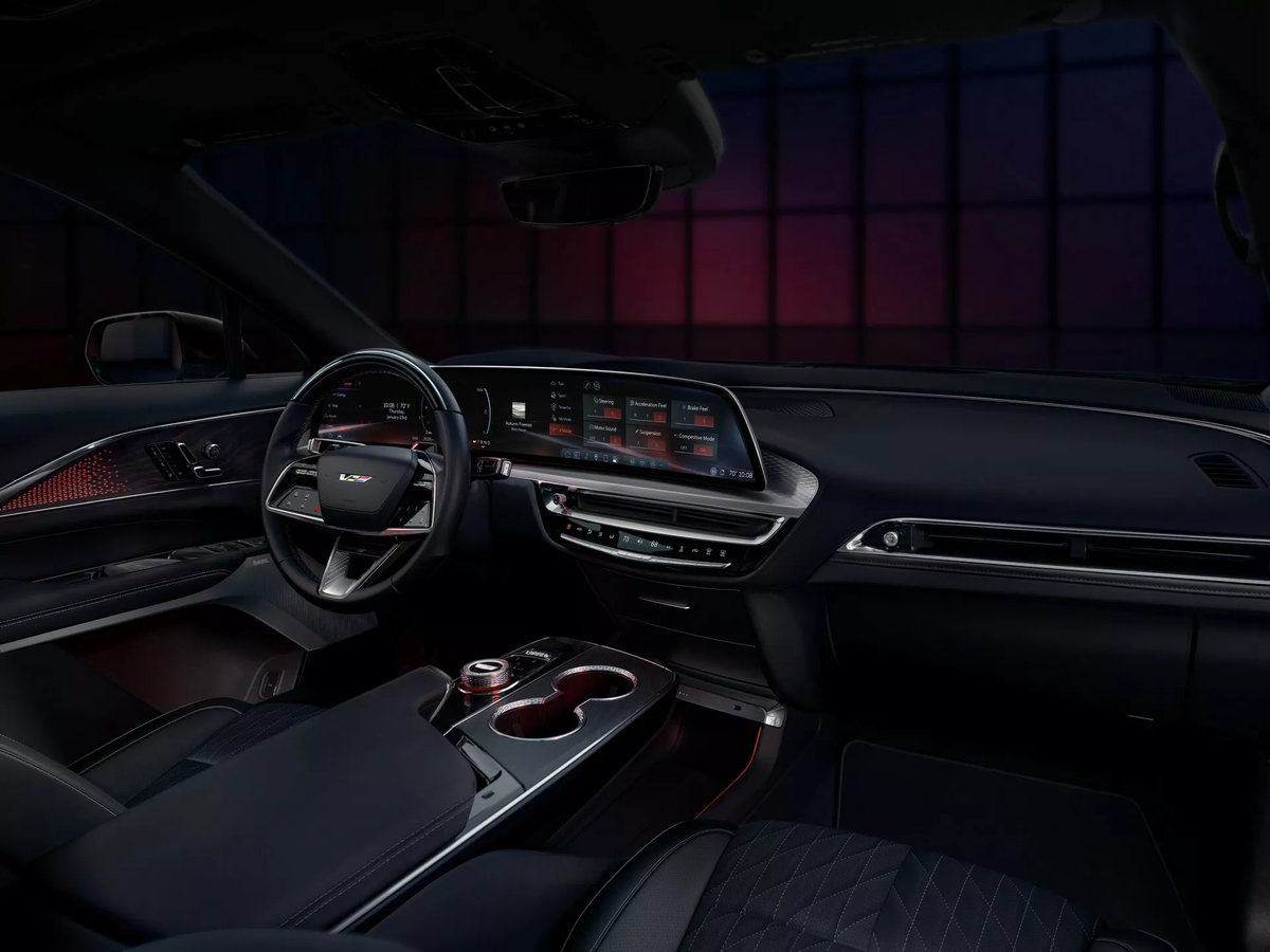 2026-Cadillac-Lyriq-V