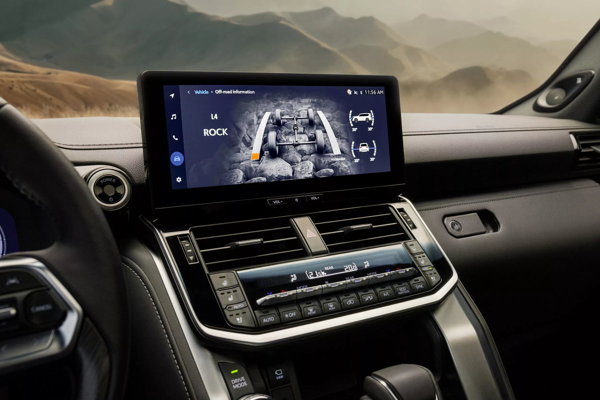 2026-Toyota-Land-Cruiser-300-Hybrid