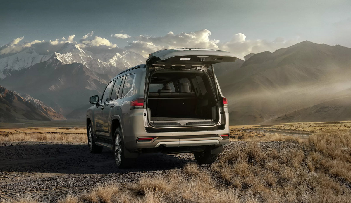 2026-Toyota-Land-Cruiser-300-Hybrid