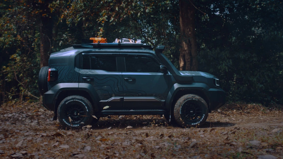 TOYOTA-LAND-CRUISER-FJ