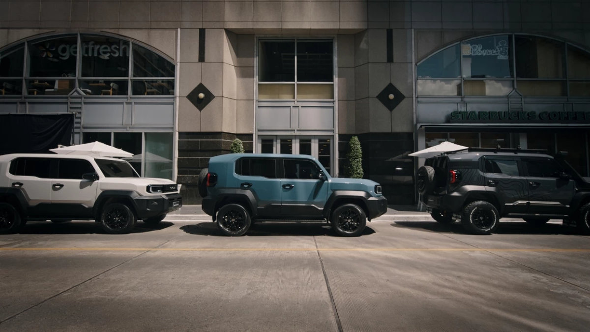 TOYOTA-LAND-CRUISER-FJ