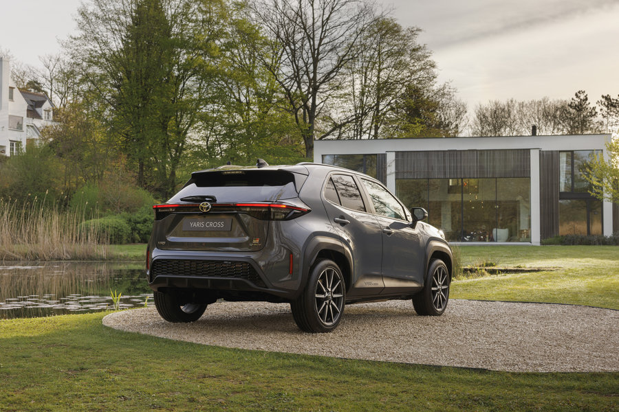 yariscross_highgrade_preciousbronze