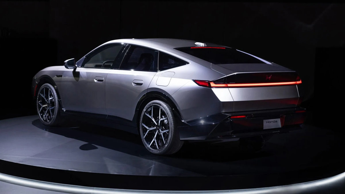 Honda Hybrid Sedan Prototype