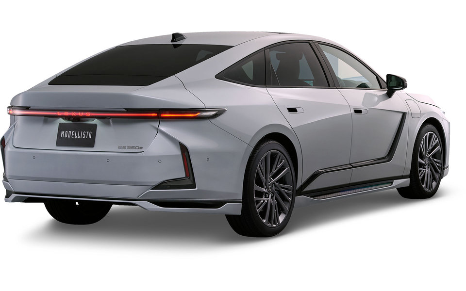 MODELLISTA LEXUS ES