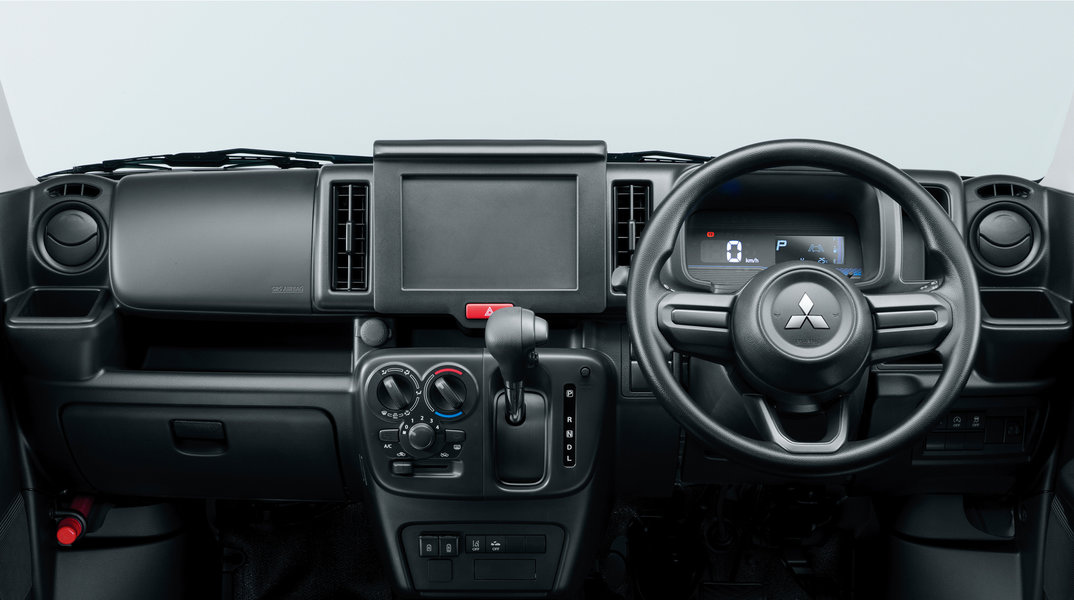 mitsubishi-motors-minicab_van