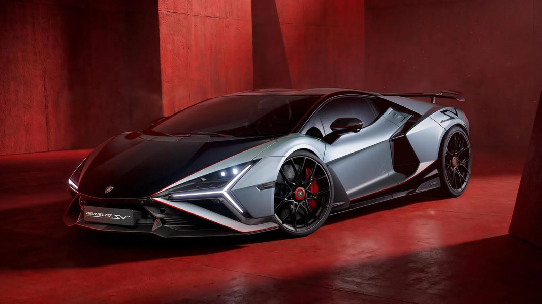 Lamborghini-Revuelto-SV