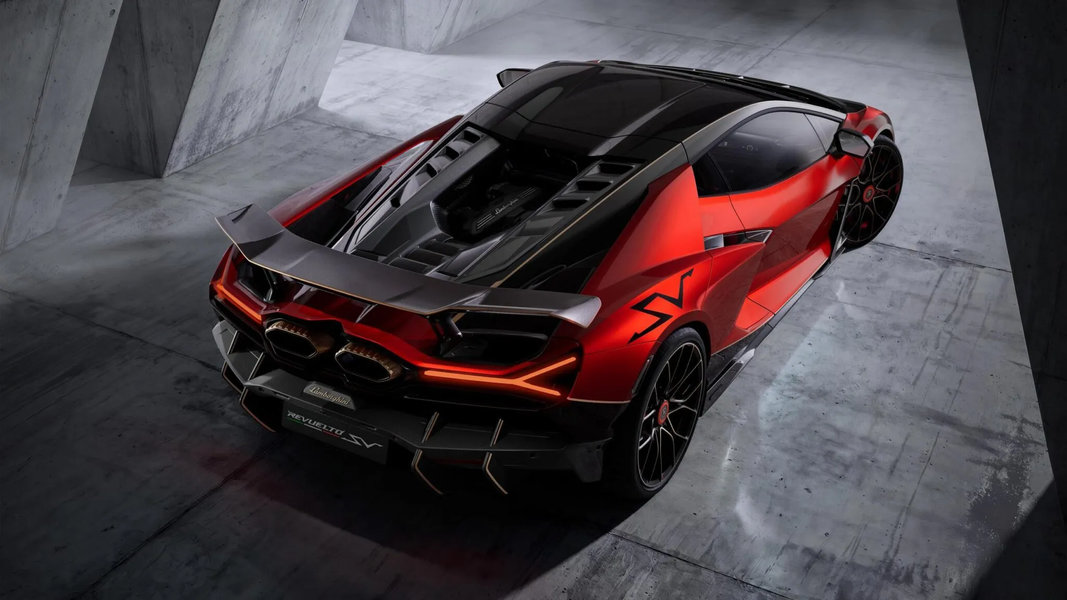 Lamborghini-Revuelto-SV