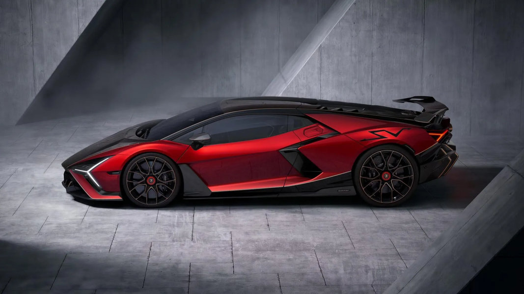 Lamborghini-Revuelto-SV