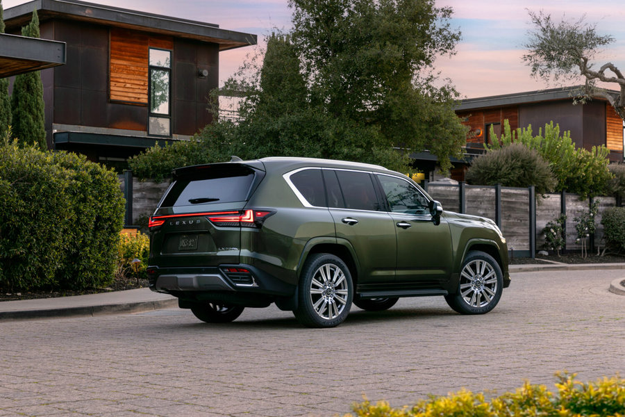 2027_Lexus_LX_700h