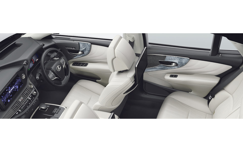 LEXUS-LS-2026