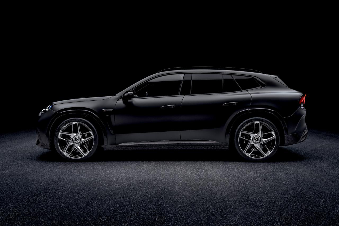 メルセデスAMG GT SUVのサイドビュー