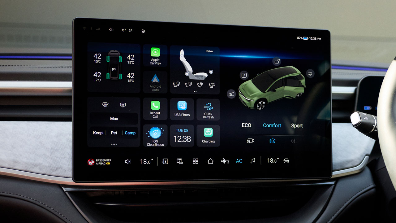 三菱 新型 ASX VR-eの15.6インチタッチスクリーン